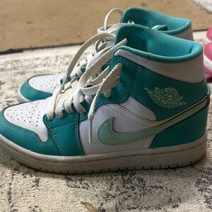 Jordan Women's Sneakers in Teal and White